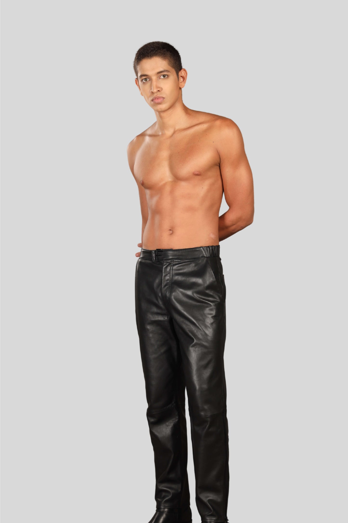 ZIPPED LEATHER PANTS