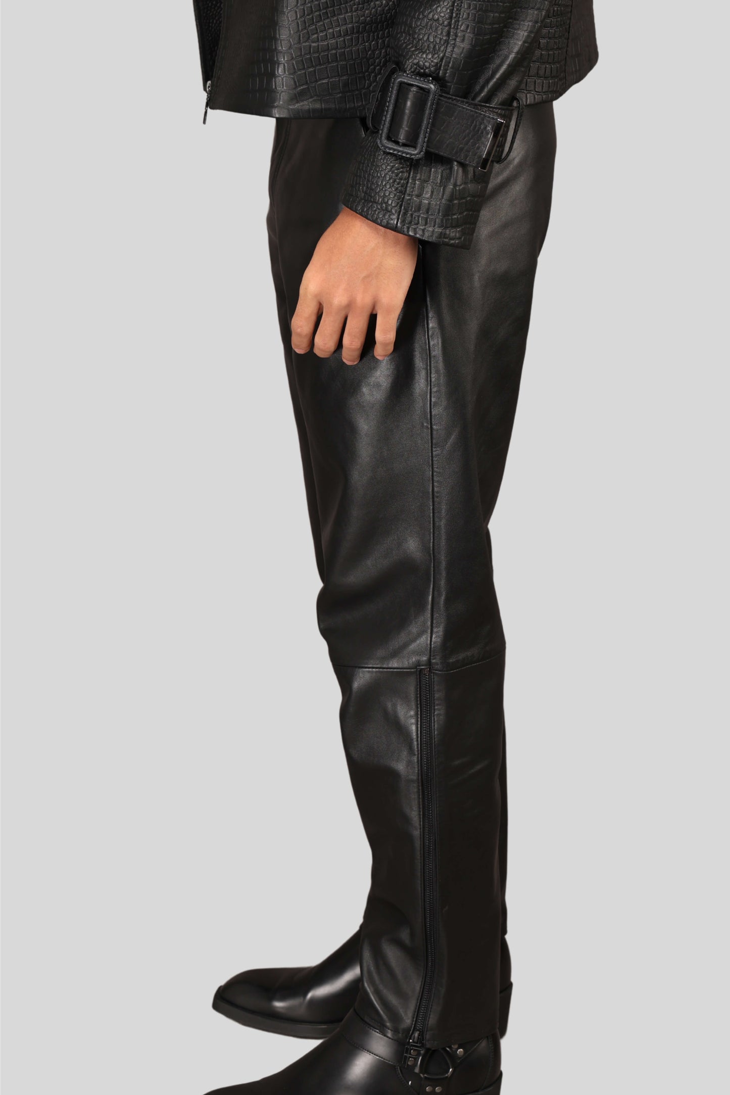 ZIPPED LEATHER PANTS